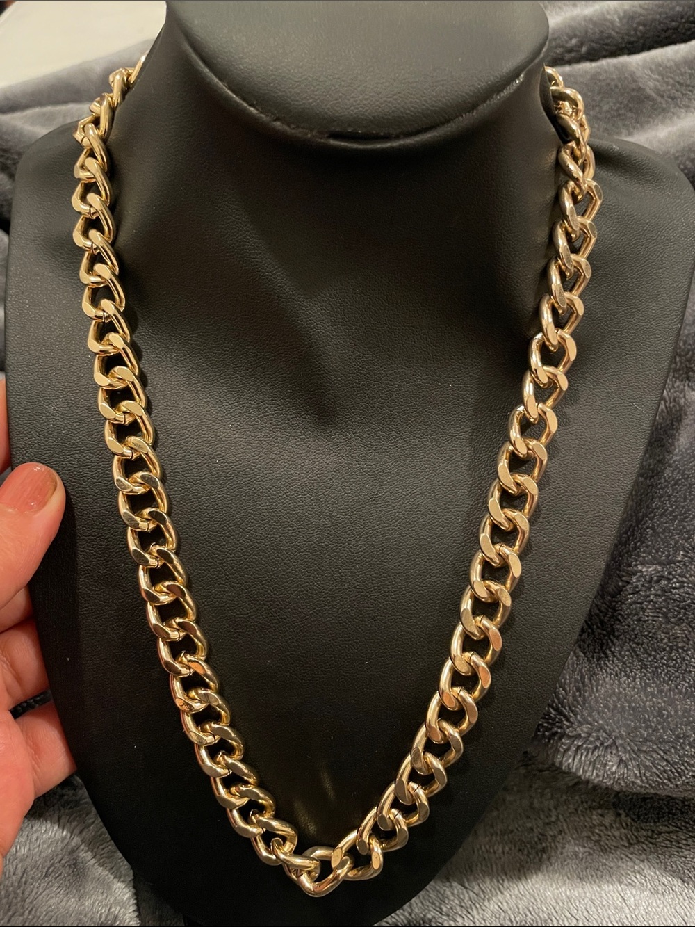 Curb chain gold